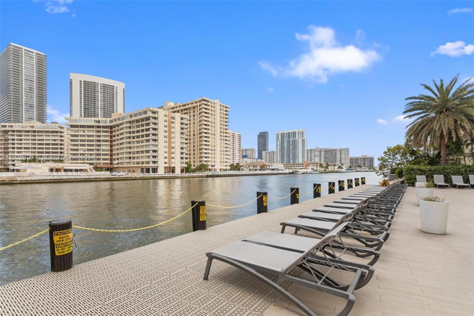 2602 E Hallandale Beach Blvd 1 Br Villa Buitenkant foto