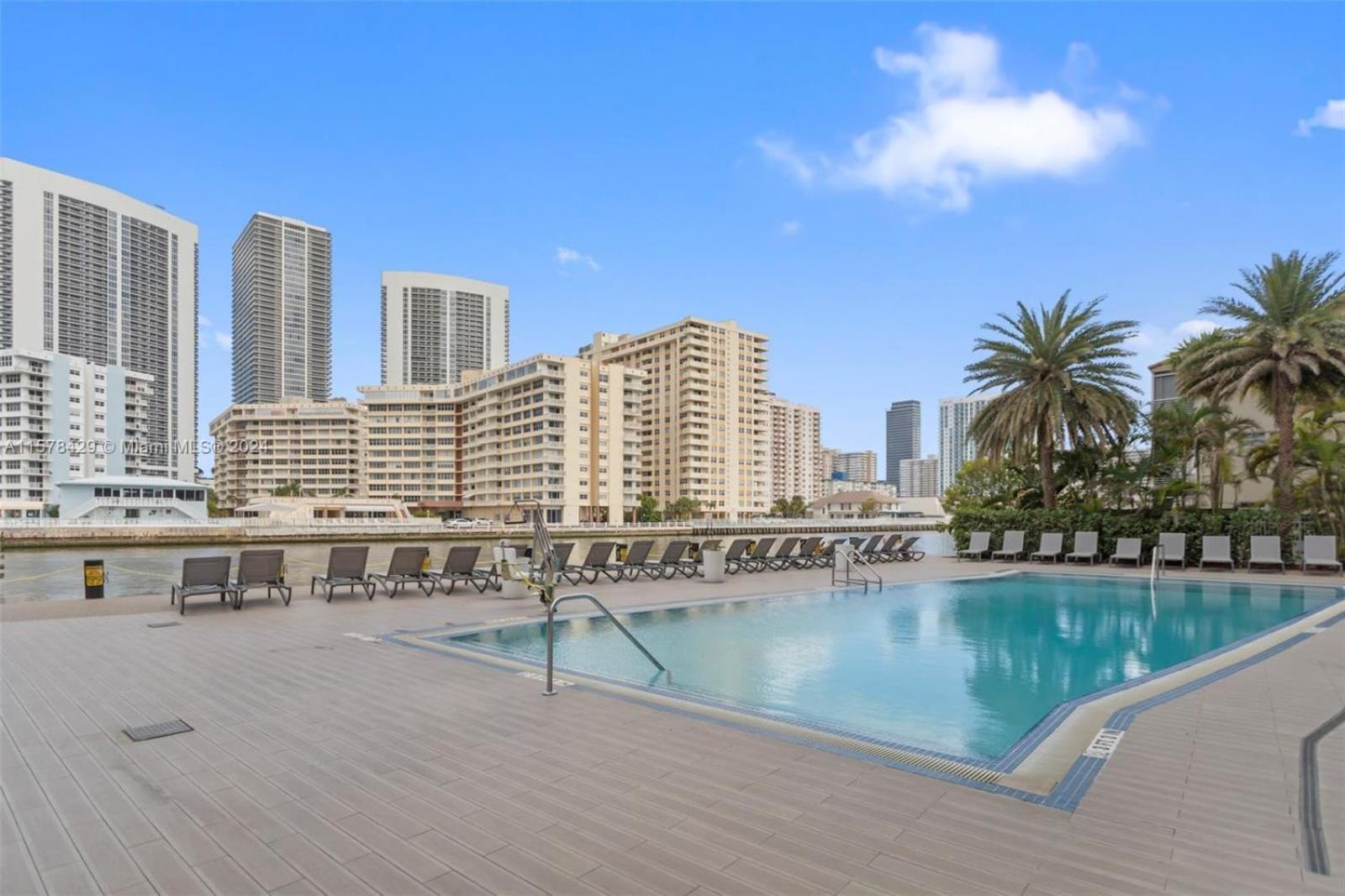 2602 E Hallandale Beach Blvd 1 Br Villa Buitenkant foto